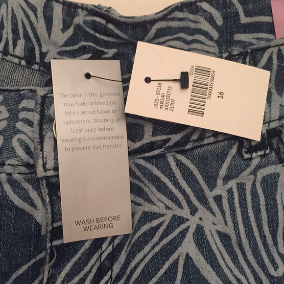 Weekend Jean Shorts - Picture 3 of 6